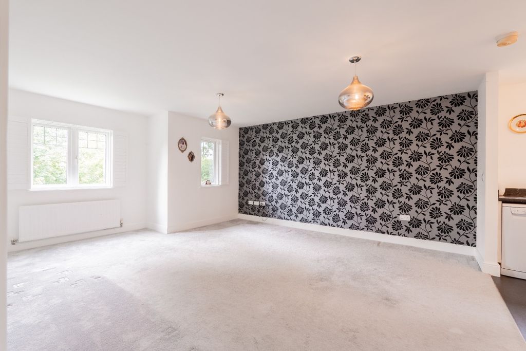 Property photo 2 of 24 4536472