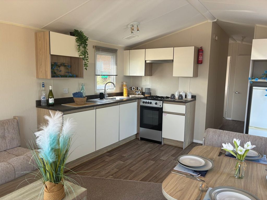 Property photo 3 of 9 Willerby Granada 2017 Car0027349 142094028.Jpeg