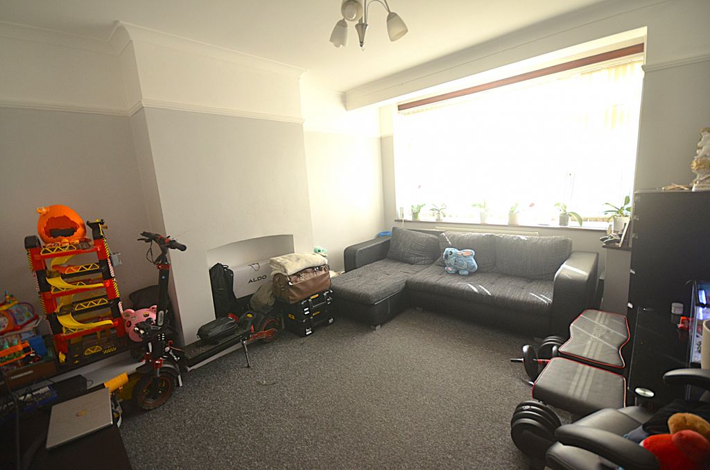 Property photo 3 of 10 Gallery