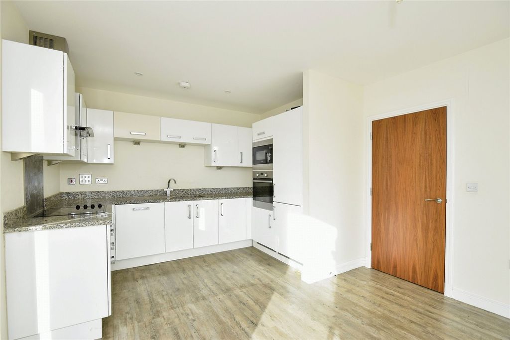 Property photo 2 of 16 Picture No. 05