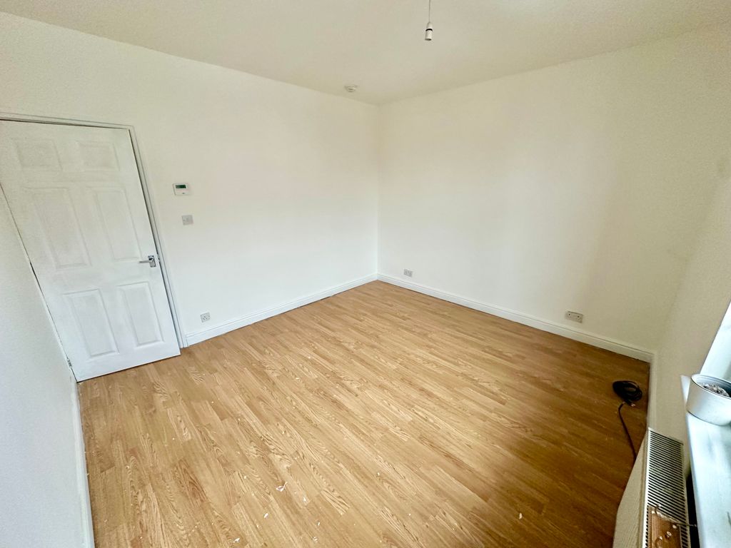 Property photo 2 of 10 Image