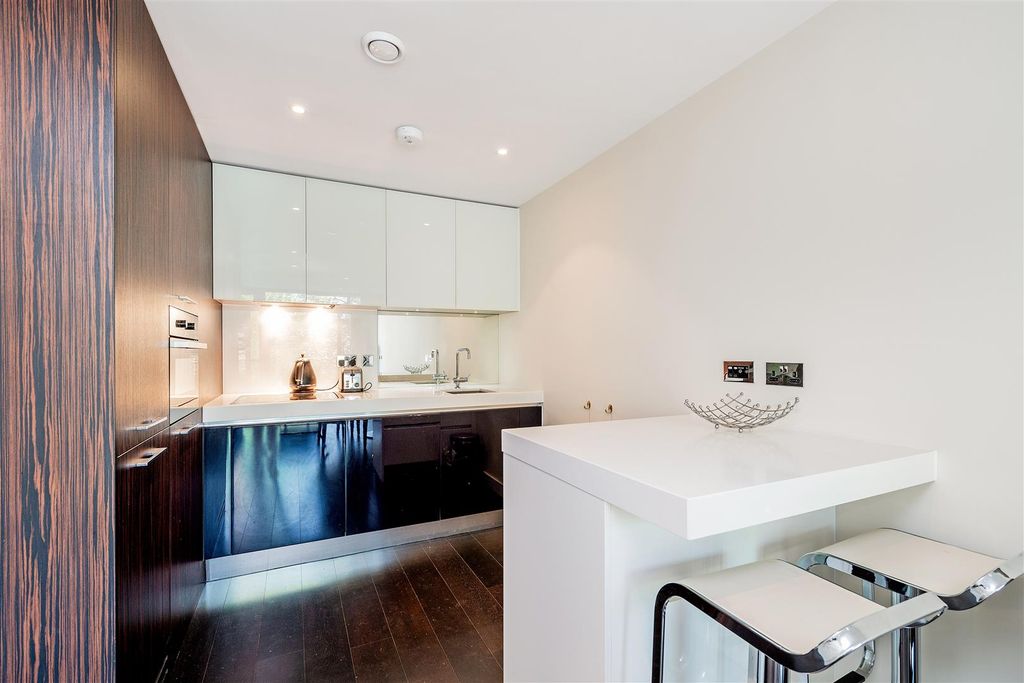 Property photo 2 of 11 Kitchen