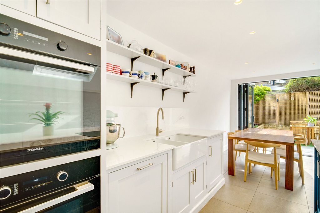 Property photo 3 of 18 Picture No. 23