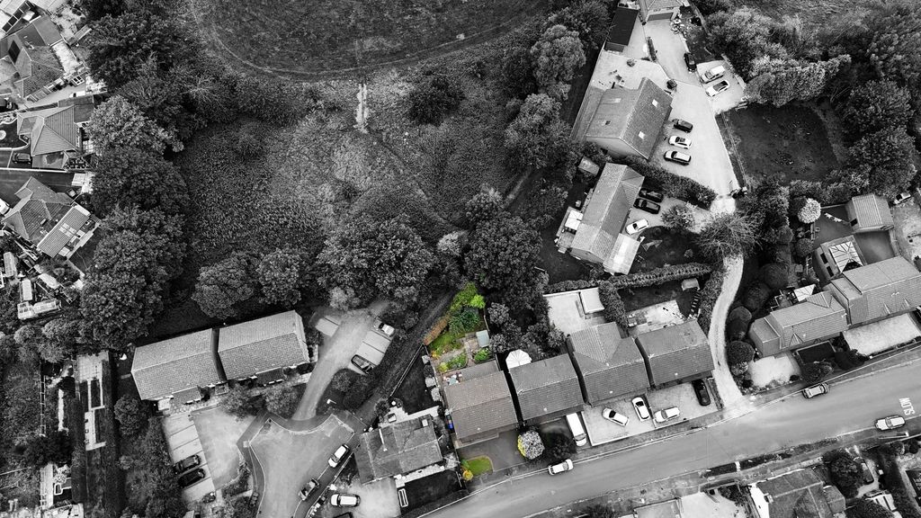 Property photo 2 of 27