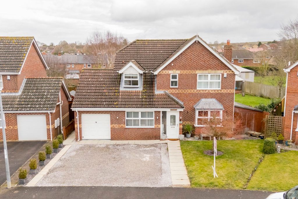 Property photo 1 of 43