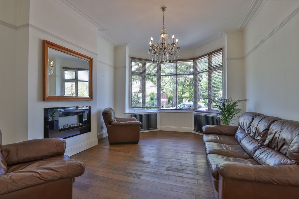 Property photo 3 of 17 Img_8289