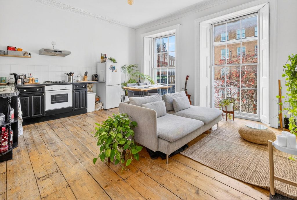 Property photo 2 of 16 Picture No. 12