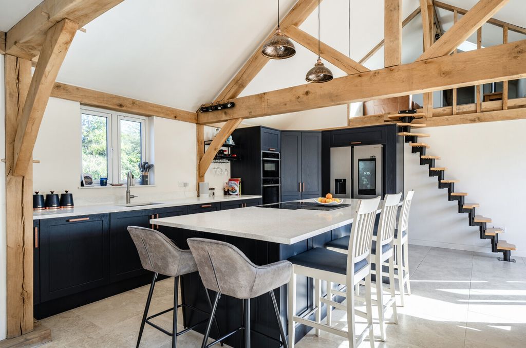 Property photo 2 of 17 1436780-32-69dcc4...