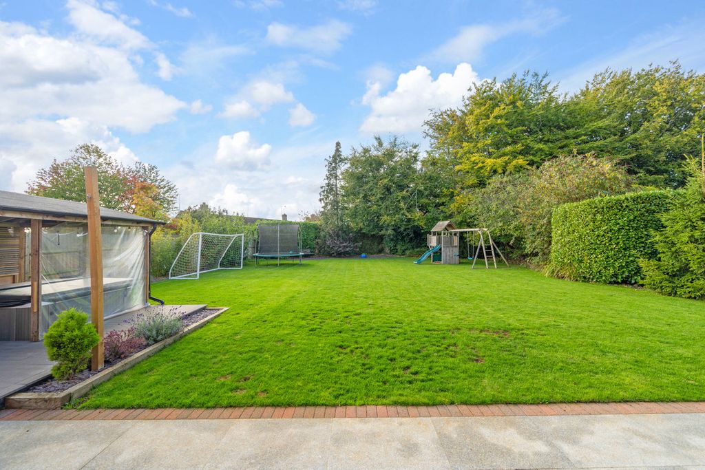 Property photo 2 of 29