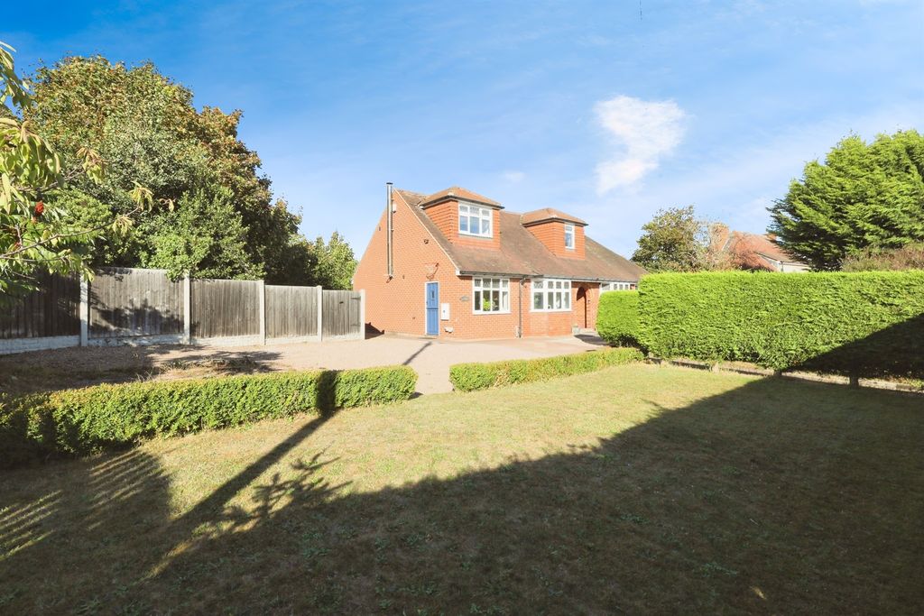 Property photo 3 of 27