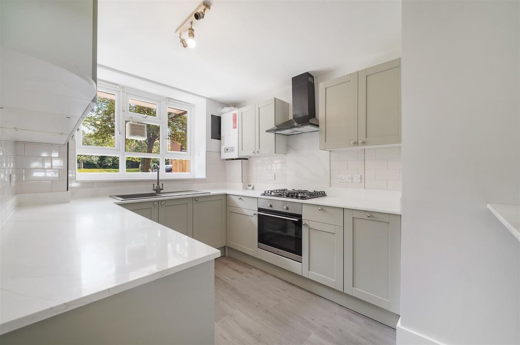 Property photo 3 of 15 26 Grierson House - 5Vjn9C6Zskdapp5Iglxj.Jpg