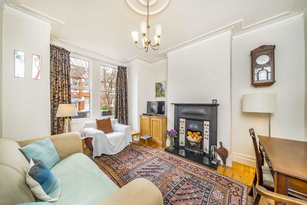 Property photo 2 of 12