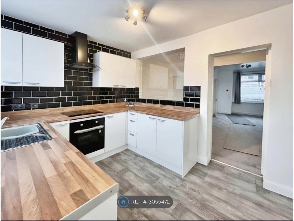 Property photo 1 of 15 Kitchen