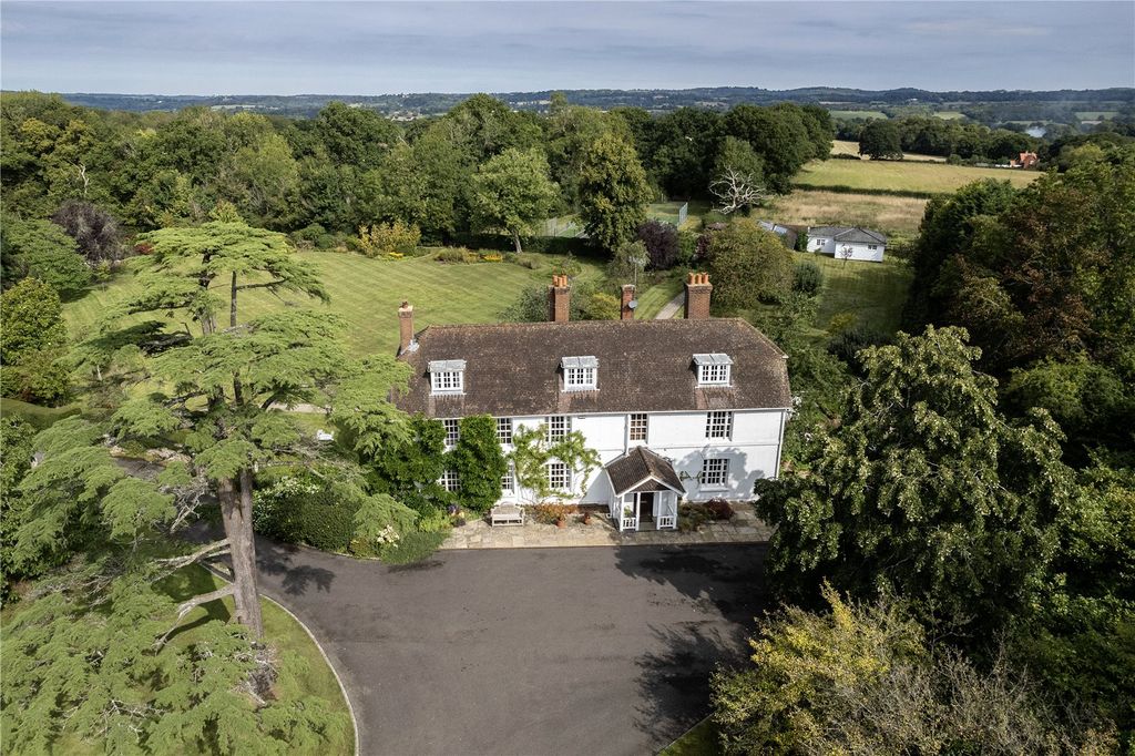 Property photo 1 of 38 Outwood House