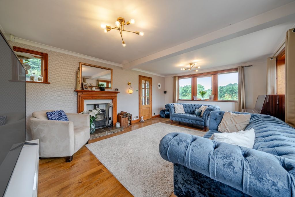 Property photo 2 of 54 Picture No. 10