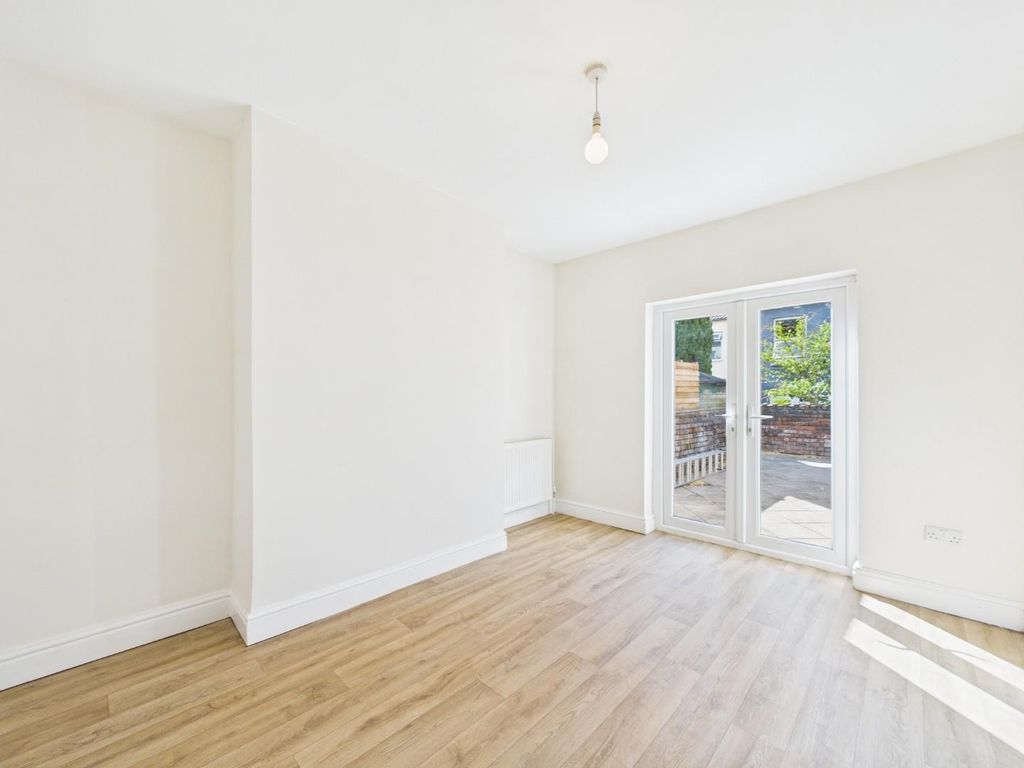 Property photo 3 of 28 Cam01530G0-Pr0409-Still015.Jpg