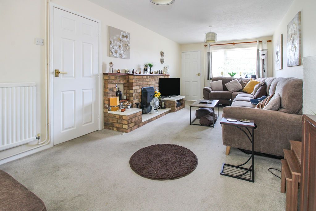 Property photo 2 of 15 Lounge