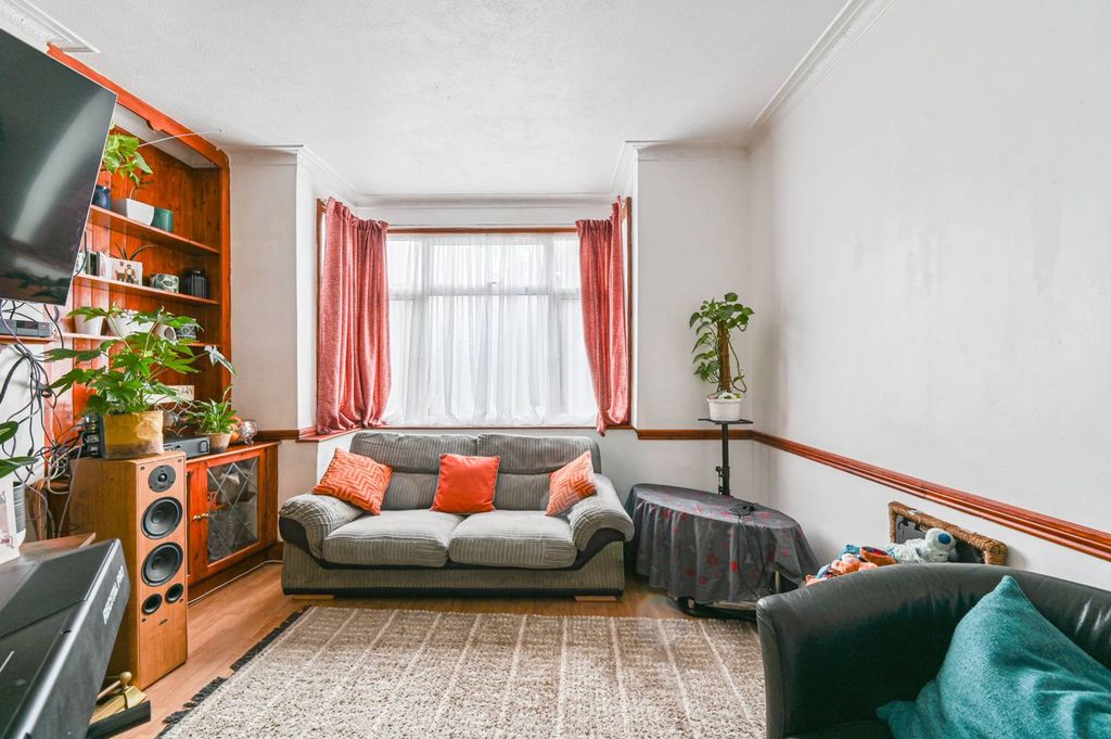 Property photo 2 of 13