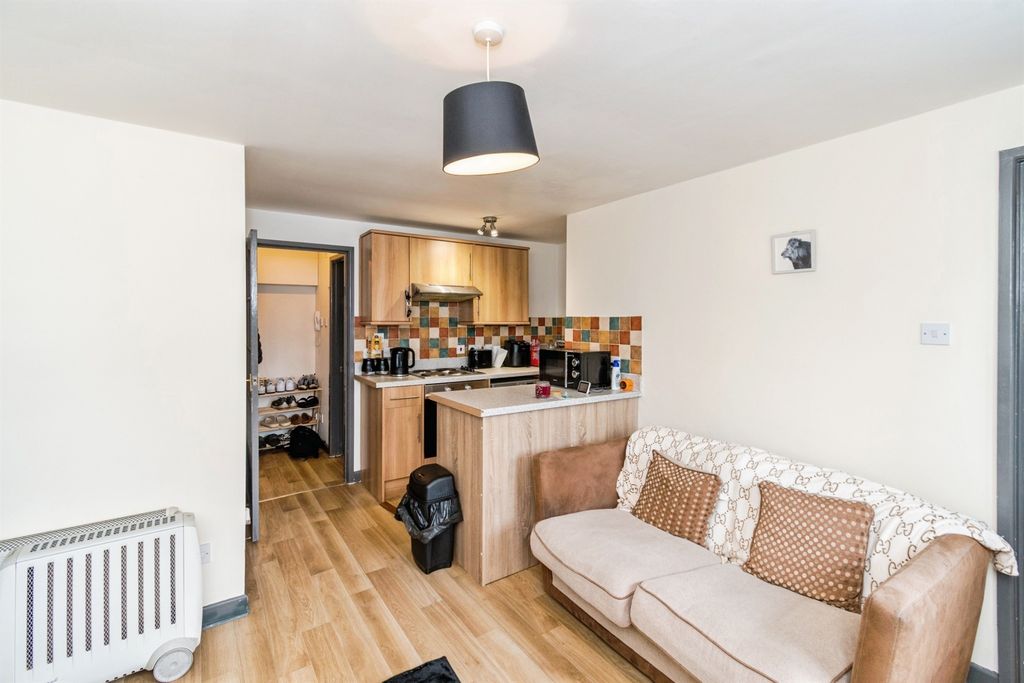 Property photo 3 of 13