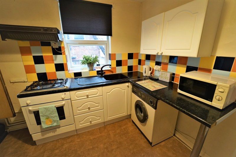 Property photo 2 of 6 Kitchen