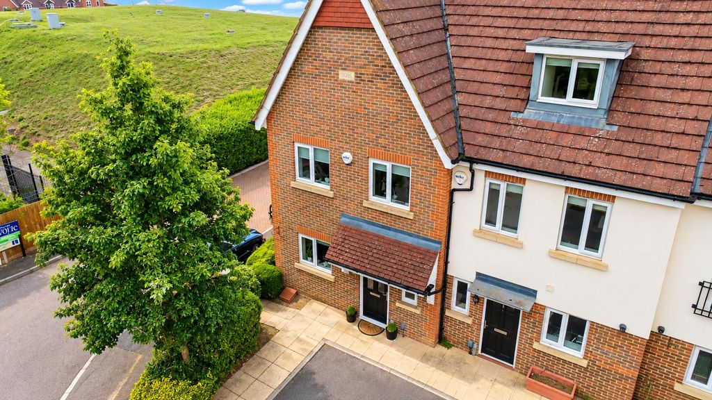Property photo 1 of 14 80211729-c98B-4449-97d3-50Af83Ff1889.Png