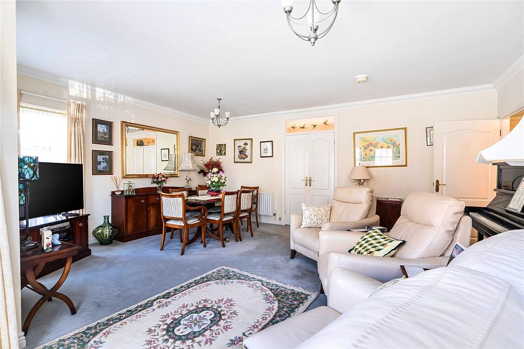 Property photo 2 of 12 Sitting Room