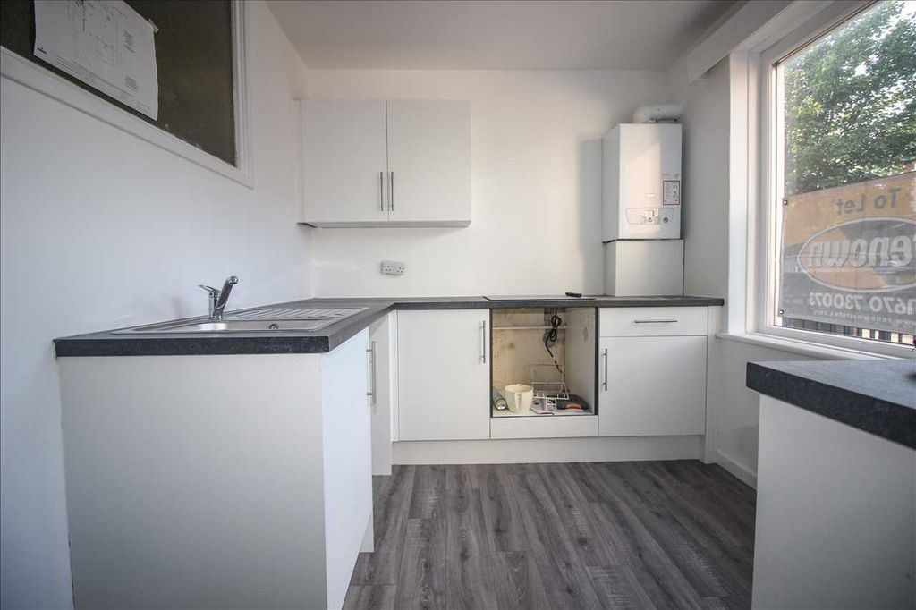 Property photo 3 of 5 Kitchen