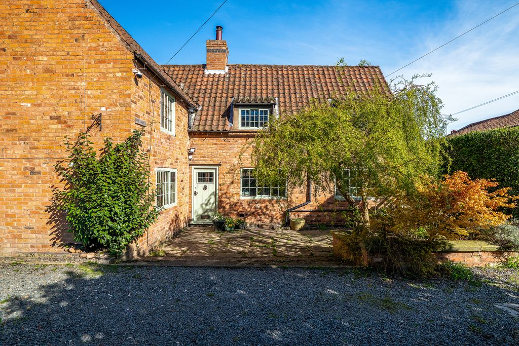 Property photo 1 of 36