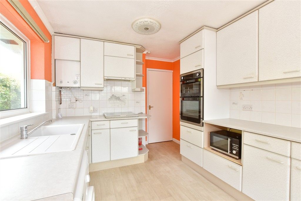 Property photo 3 of 14 Kitchen/ Dining Area