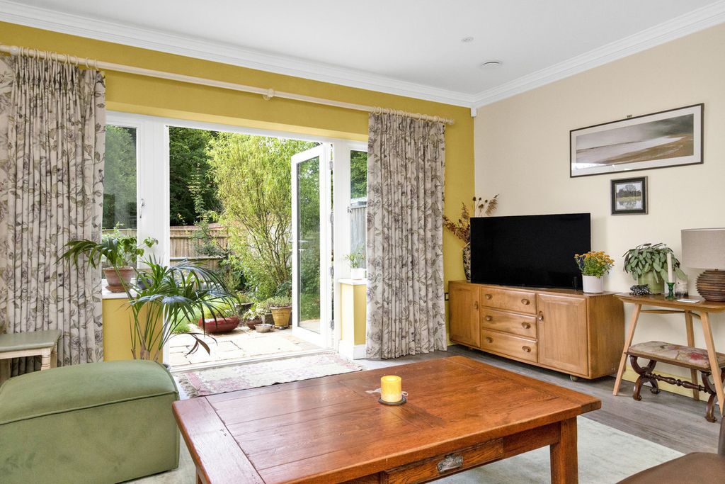 Property photo 3 of 32