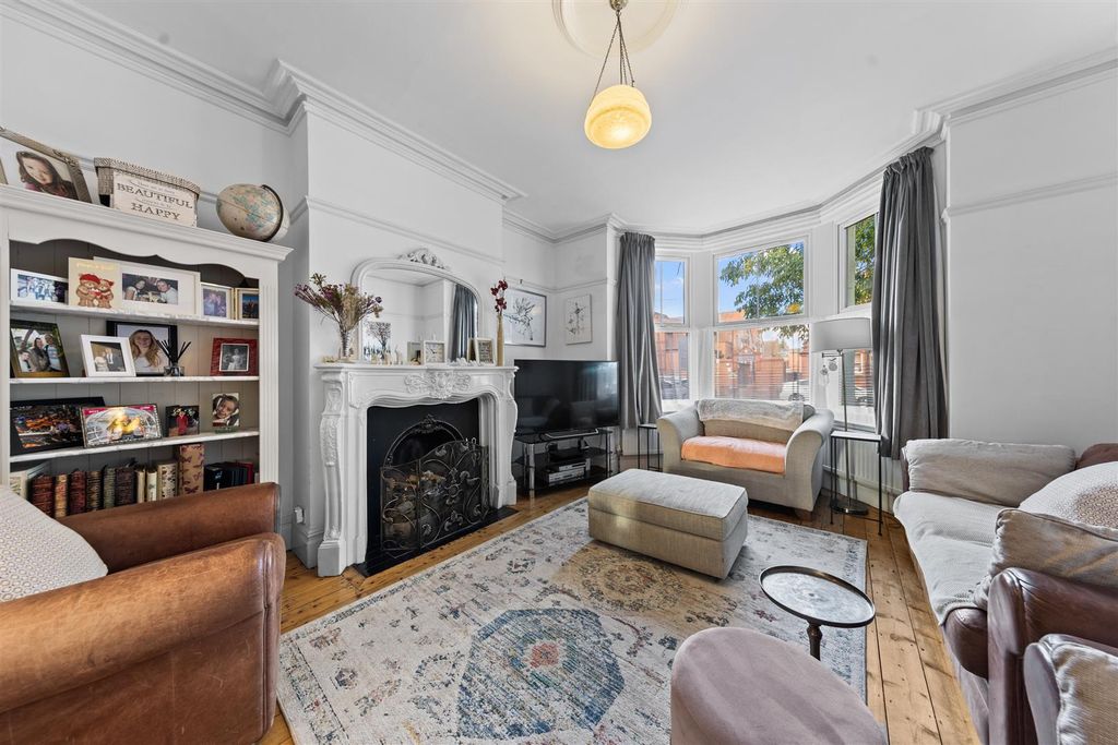 Property photo 2 of 25 74Kingsthorpegroveweb19.Jpg