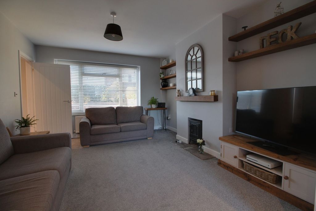 Property photo 3 of 14