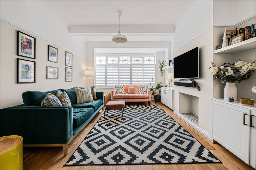 Property photo 3 of 39