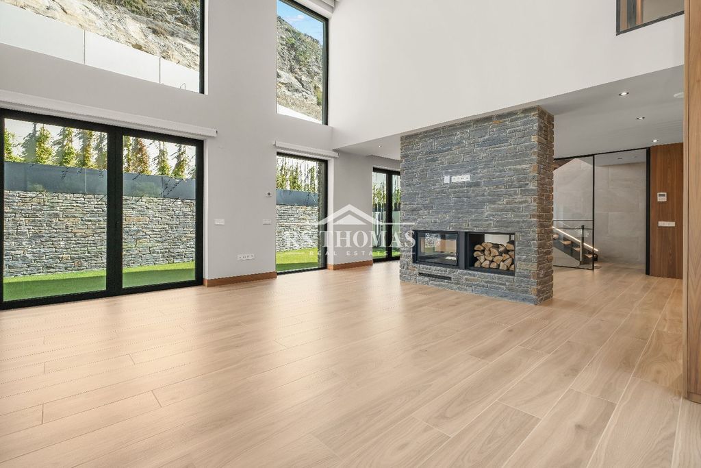 Property photo 2 of 29