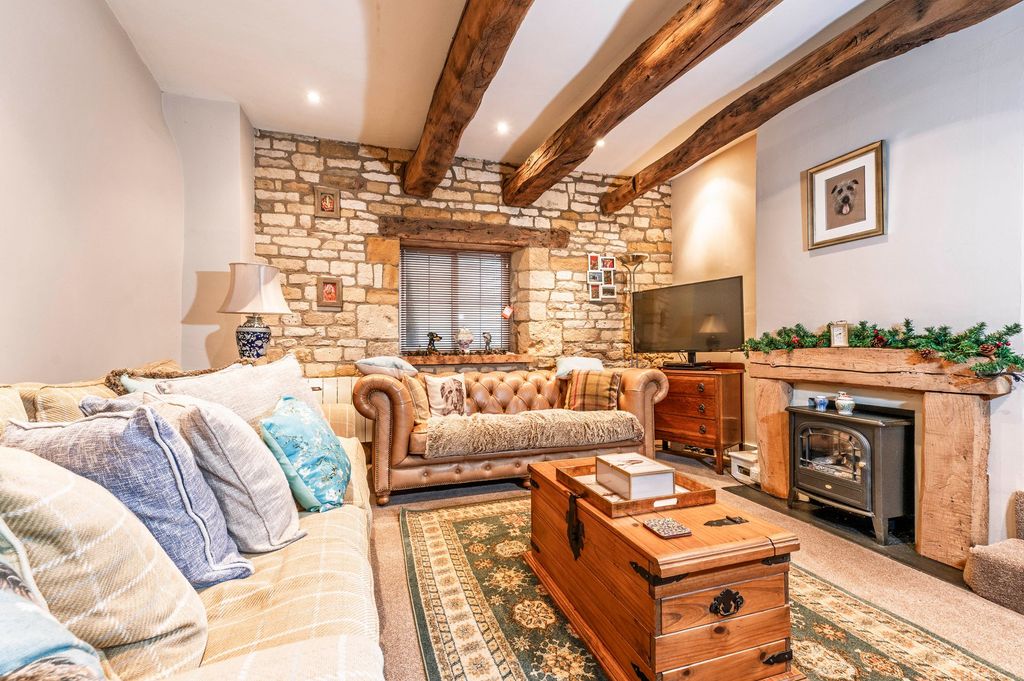 Property photo 3 of 24 Living Room