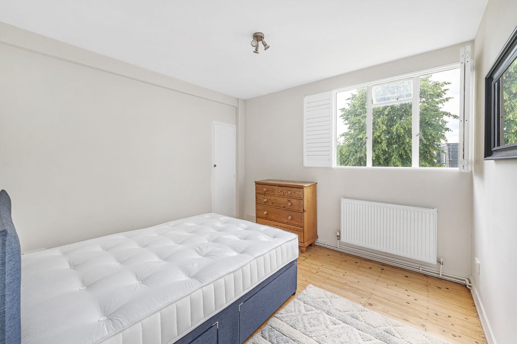 Property photo 3 of 9 Flat 42 Thurleigh Co