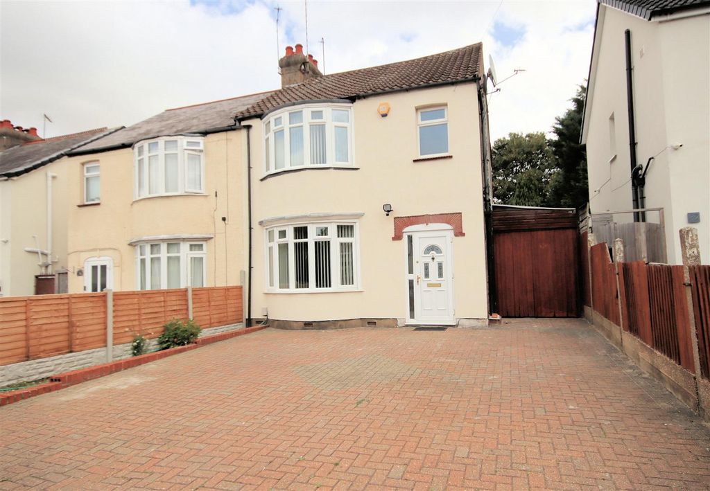 Property photo 1 of 19 34Oakleyroad-H1.Jpg