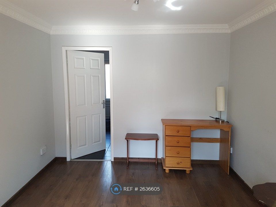 Property photo 3 of 15 Lounge