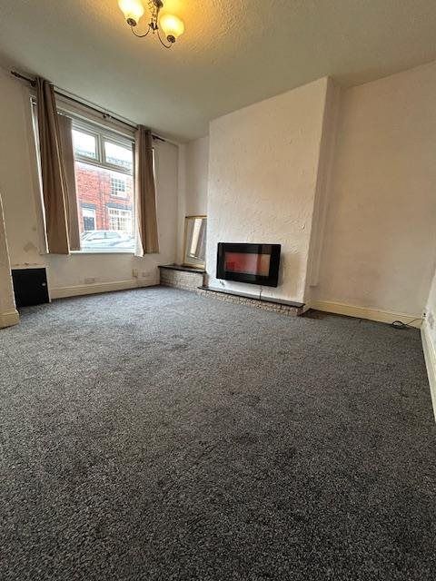 Property photo 2 of 12 Lounge