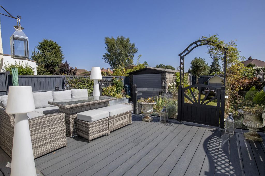 Property photo 2 of 14 Terrace / Patio