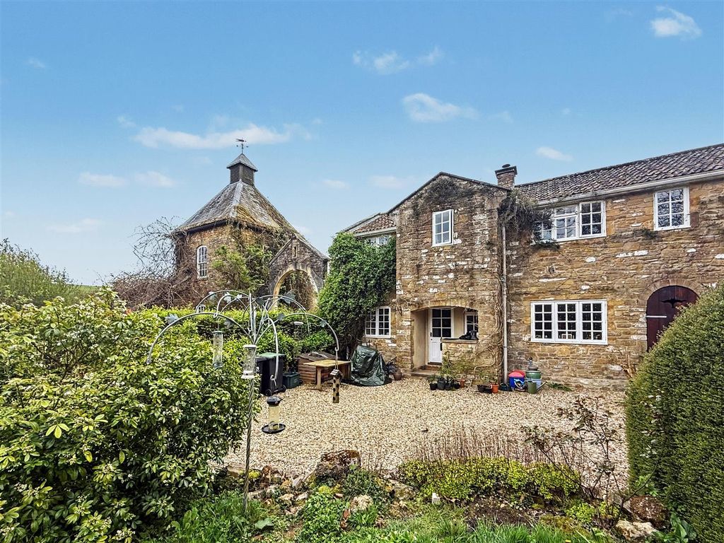 Property photo 1 of 16 The Property