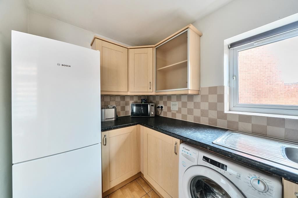 Property photo 3 of 20 Kitchen