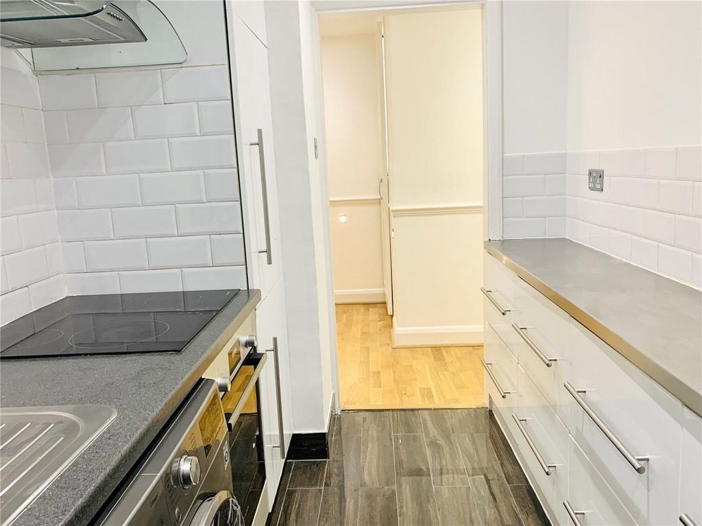 Property photo 2 of 7 Kitchen