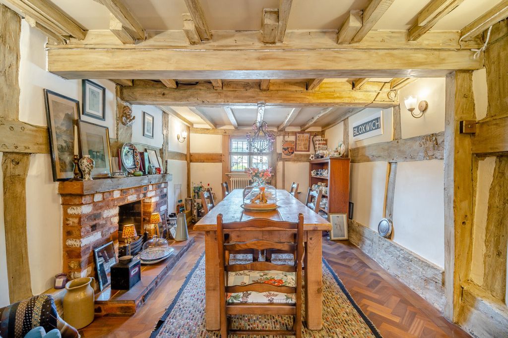 Property photo 2 of 36