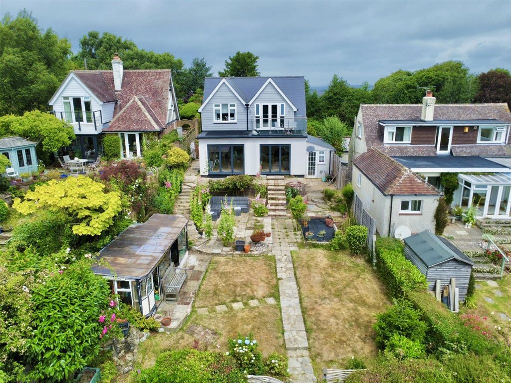 Property photo 1 of 28