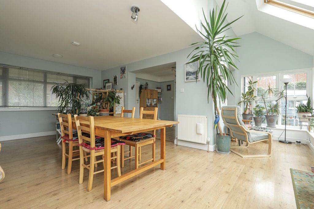 Property photo 3 of 16 Picture 3