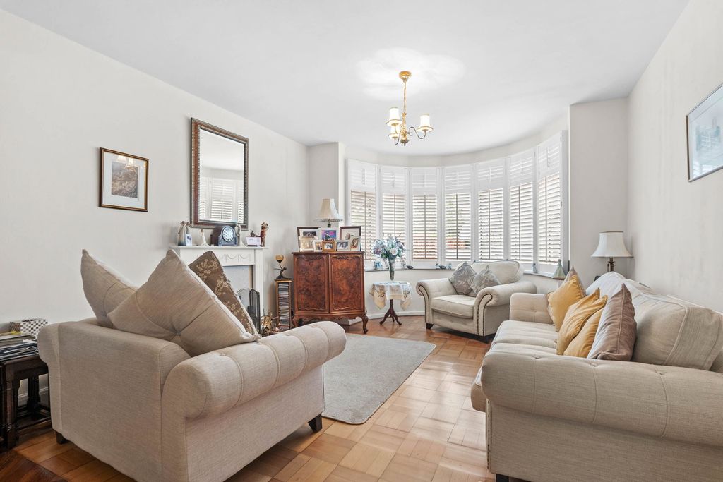 Property photo 3 of 19
