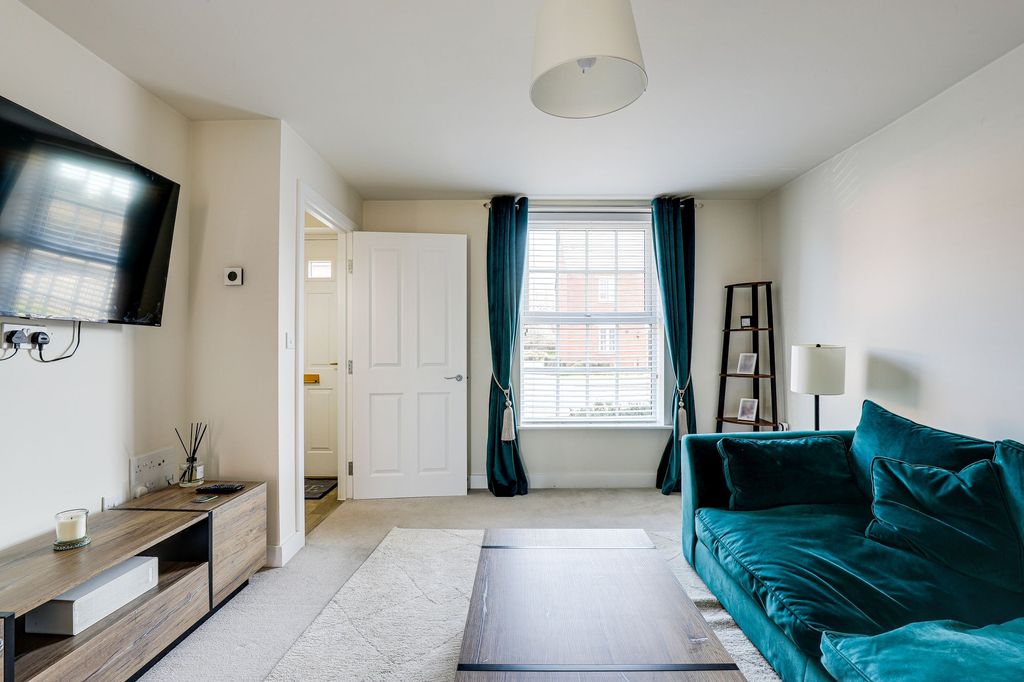 Property photo 2 of 22