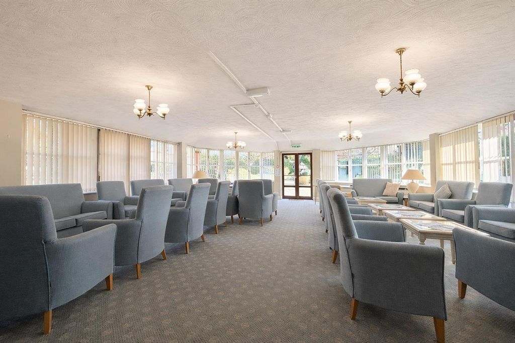 Property photo 2 of 13 2Feea80E-cc6d-4Fce-Bbea-7569d7309d1E.Png