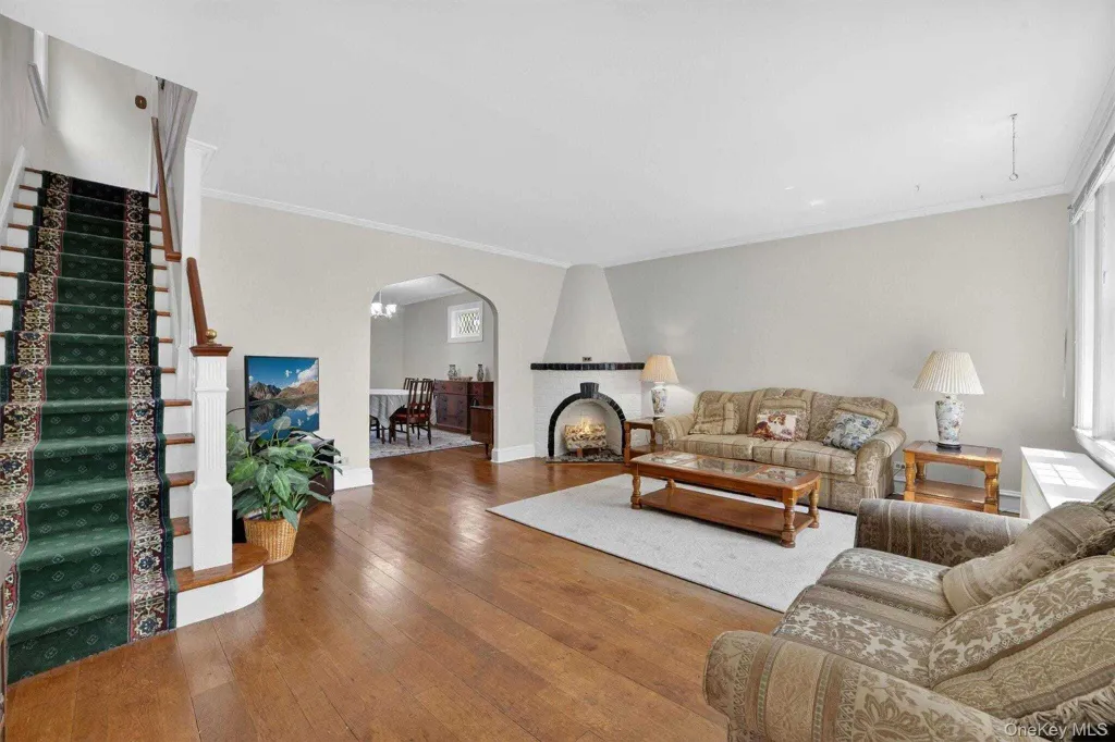 Property photo 1 of 30
